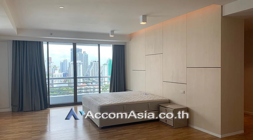 20  4 br Apartment For Rent in Sukhumvit ,Bangkok BTS Phrom Phong at High-Rise Serviced Apartment Near The Em District 20684