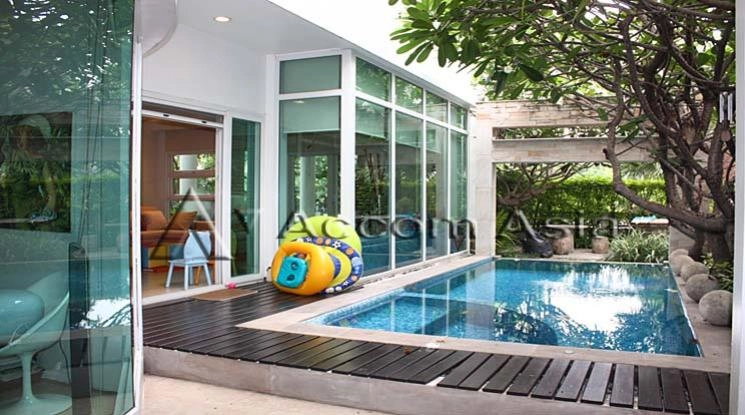 unit 3 Bedrooms  House For Rent in Sukhumvit, Bangkok  near BTS Thong Lo (1816748)
