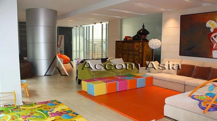 unit 3 Bedrooms  House For Rent in Sukhumvit, Bangkok  near BTS Thong Lo (1816748)