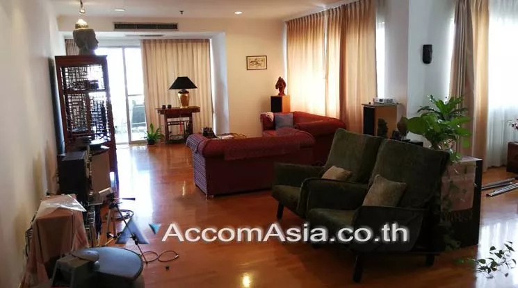  3 Bedrooms  Apartment For Rent in Sathorn, Bangkok  near BRT Technic Krungthep (1516766)