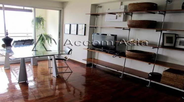 unit 2 Bedrooms  Condominium For Rent in Sathorn, Bangkok  near MRT Lumphini (20687)