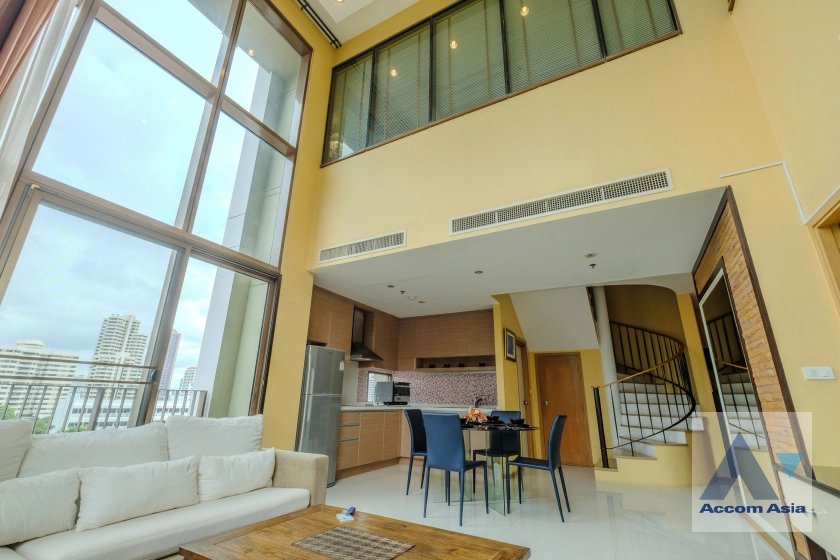 Duplex Condo |  The Emporio Place Condominium  2 Bedroom for Rent BTS Phrom Phong in Sukhumvit Bangkok
