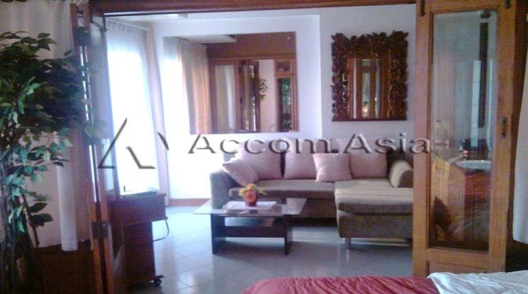 unit 1 Bedroom  Condominium For Rent & Sale in Sukhumvit, Bangkok  near BTS Nana (1516832)