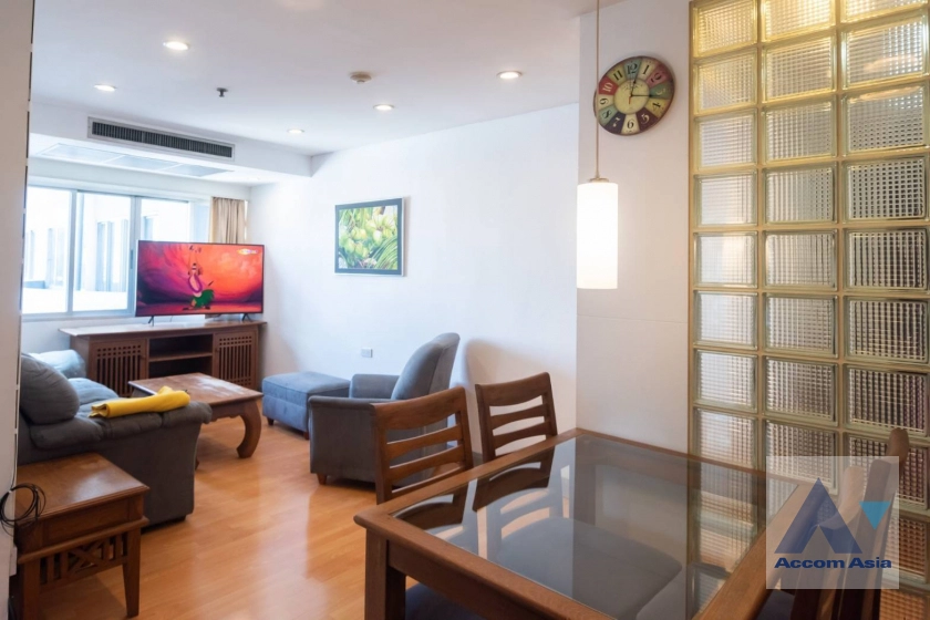 unit 2 Bedrooms  Condominium For Rent in Ploenchit, Bangkok  near BTS Ploenchit (1516840)