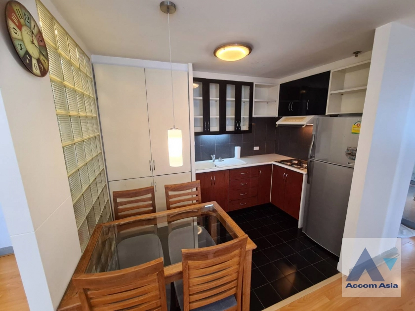 unit 2 Bedrooms  Condominium For Rent in Ploenchit, Bangkok  near BTS Ploenchit (1516840)