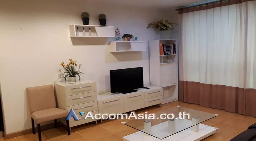 unit 2 Bedrooms  Condominium For Rent in Sukhumvit, Bangkok  near BTS Ekkamai (1516844)