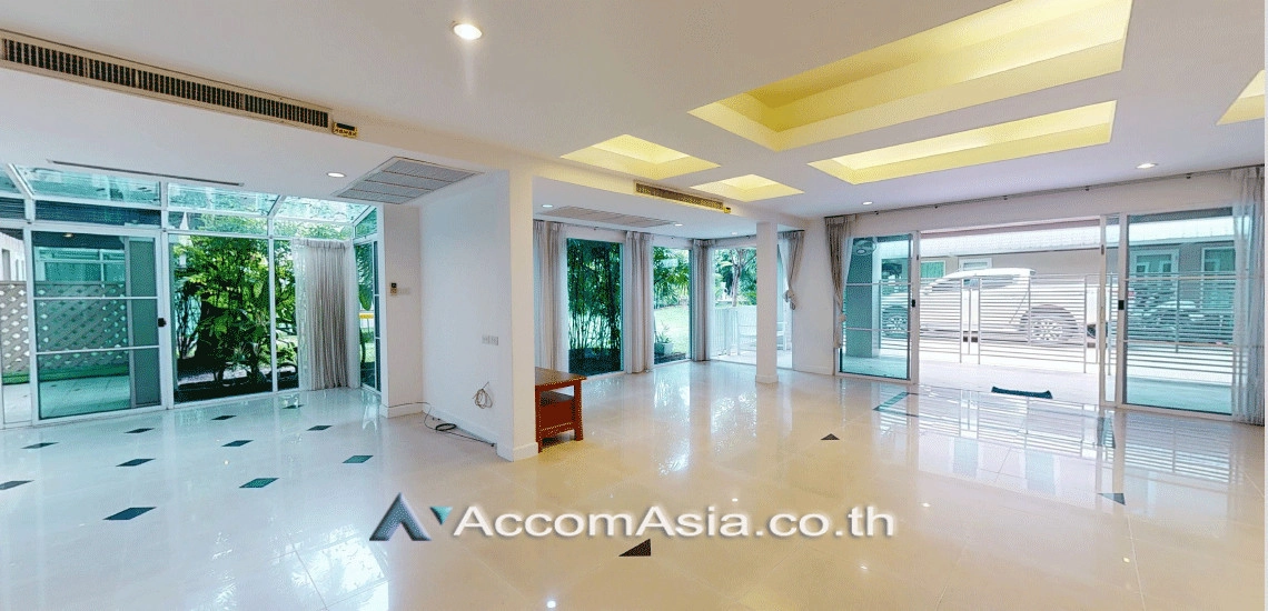  2  4 br House For Rent in Sukhumvit ,Bangkok BTS Ekkamai at Private Compound 1916878