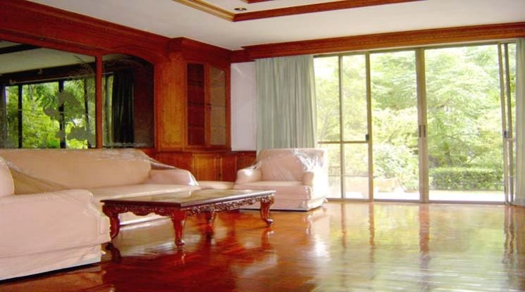 unit 3 Bedrooms  Townhouse For Rent & Sale in Sukhumvit, Bangkok  near BTS Thong Lo (120030)