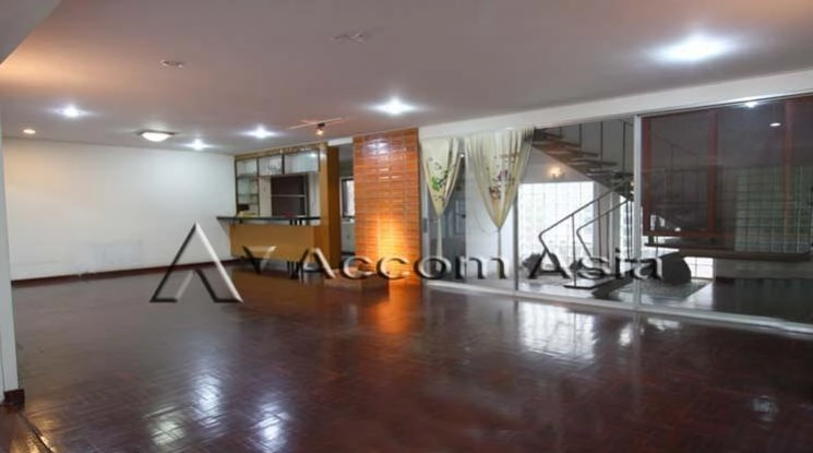 unit 3 Bedrooms  House For Rent in Sukhumvit, Bangkok  near BTS Phrom Phong (1716980)