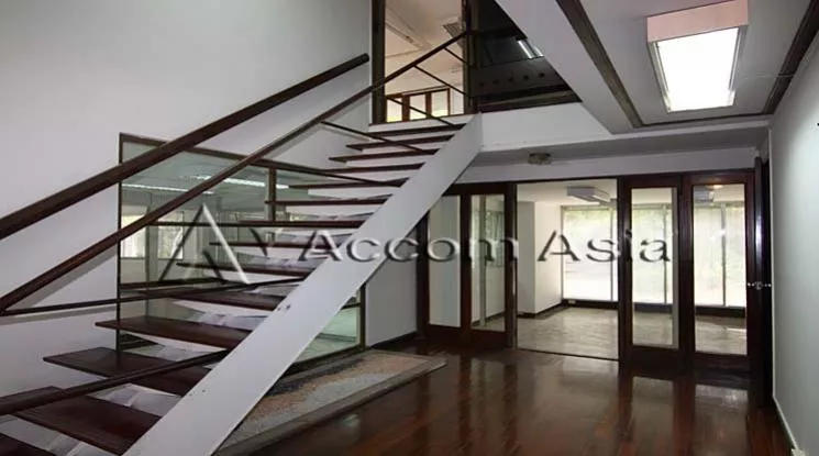 5  3 br House for rent and sale in Sukhumvit ,Bangkok BTS Phra khanong 1617018