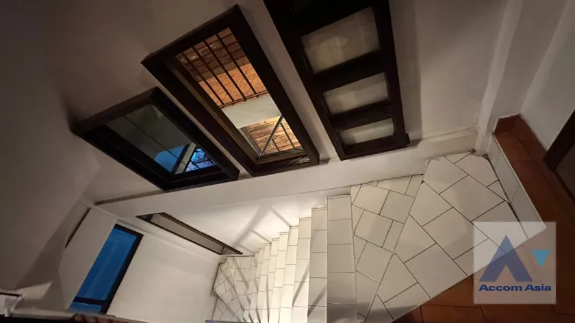 6  4 br House For Rent in Sukhumvit ,Bangkok BTS Ekkamai - BTS Phra khanong 2217040