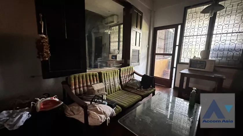 8  4 br House For Rent in Sukhumvit ,Bangkok BTS Ekkamai - BTS Phra khanong 2217040
