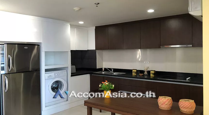 unit 2 Bedrooms  Condominium For Rent in Ploenchit, Bangkok  near BTS Ratchadamri (1517067)