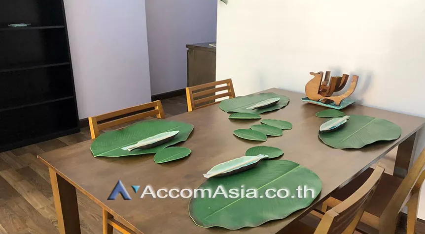 unit 2 Bedrooms  Condominium For Rent in Ploenchit, Bangkok  near BTS Ratchadamri (1517067)