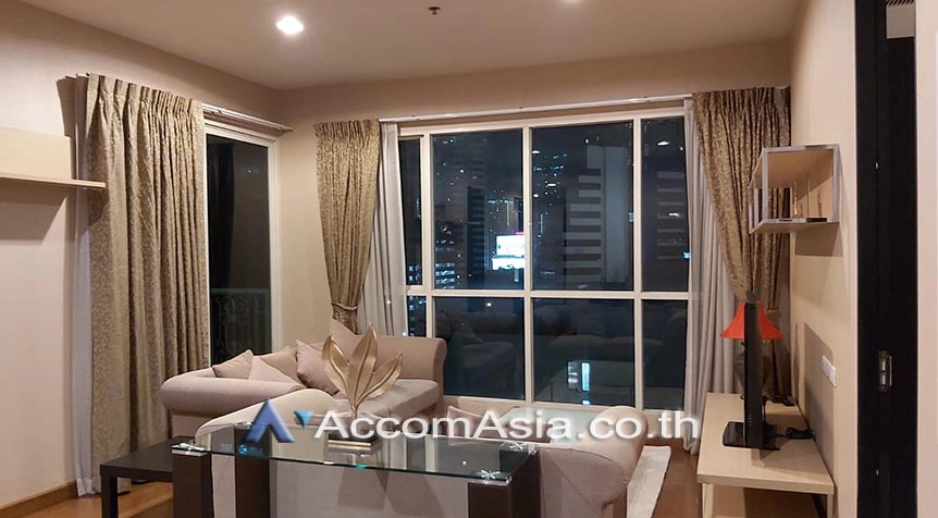 unitCorner Unit |  2 Bedrooms  Condominium For Rent & Sale in Ploenchit, Bangkok  near BTS Chitlom (1517068)