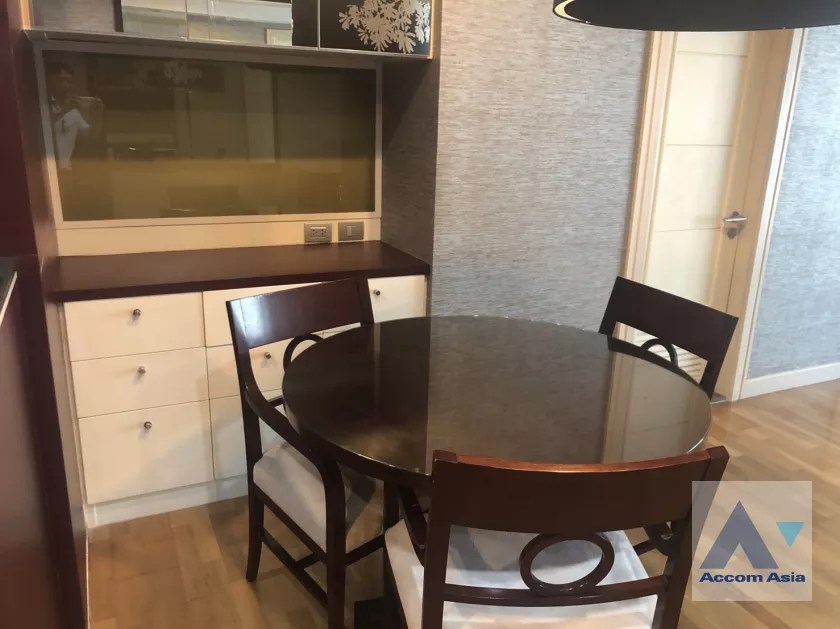 unit 1 Bedroom  Condominium For Rent in Sathorn, Bangkok  near BTS Chong Nonsi (1517085)