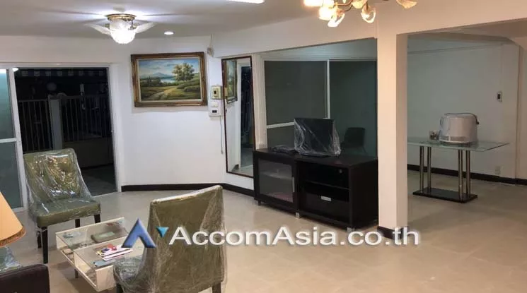 Home Office, Pet friendly |  3 Bedrooms  House For Rent in Sukhumvit, Bangkok  near BTS Ekkamai (1717086)