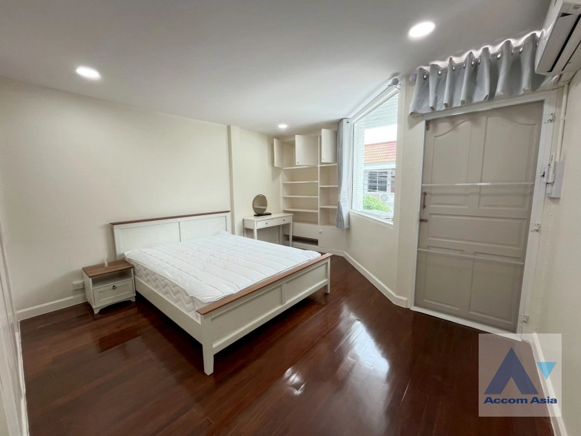 14  3 br House For Rent in Sukhumvit ,Bangkok BTS Ekkamai 1717086