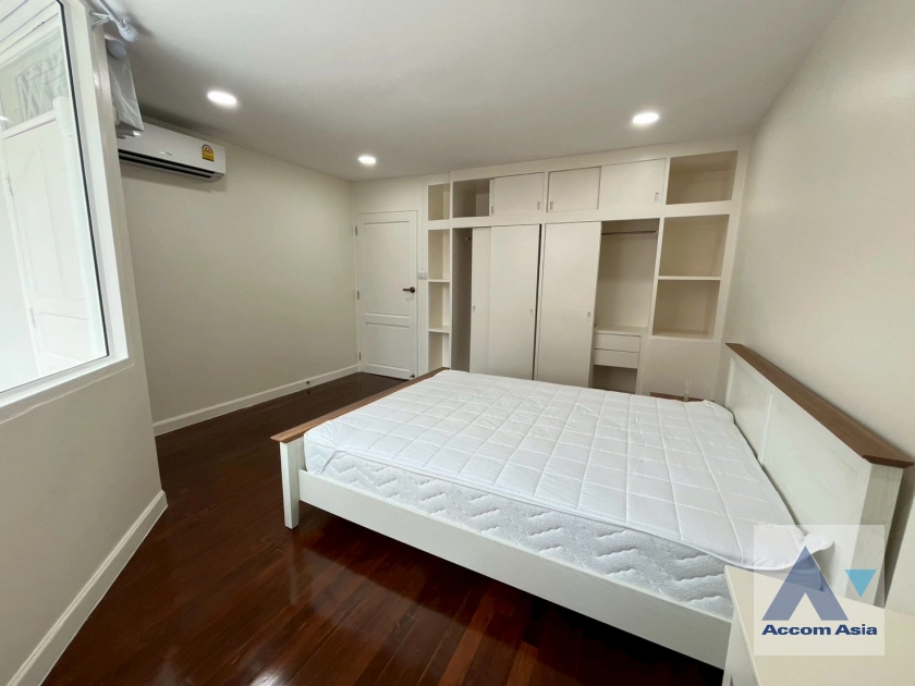 15  3 br House For Rent in Sukhumvit ,Bangkok BTS Ekkamai 1717086