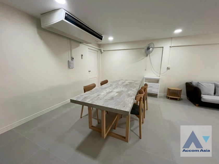 5  3 br House For Rent in Sukhumvit ,Bangkok BTS Ekkamai 1717086