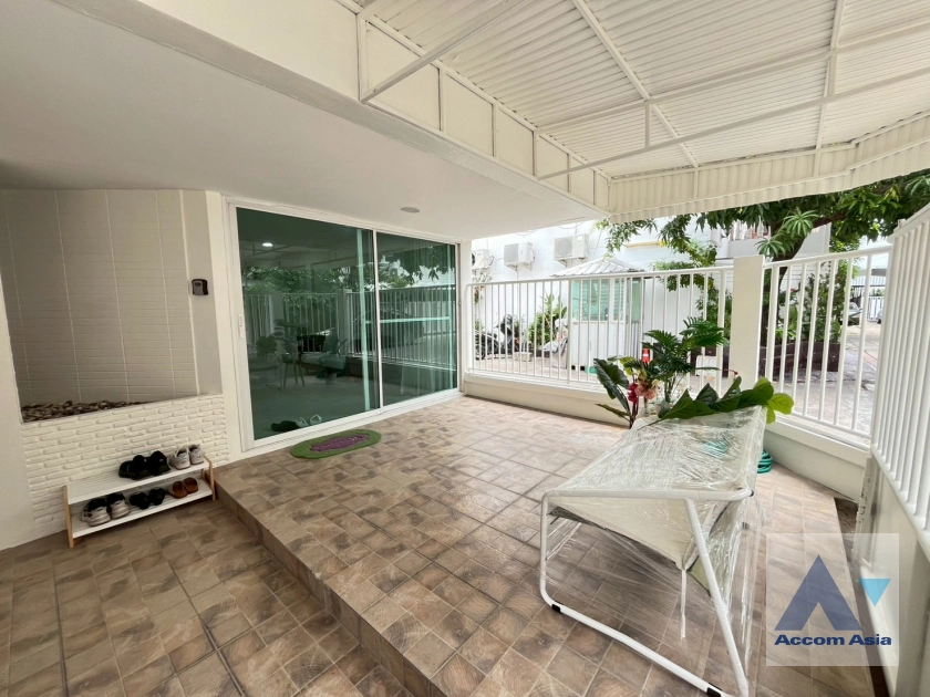 23  3 br House For Rent in Sukhumvit ,Bangkok BTS Ekkamai 1717086