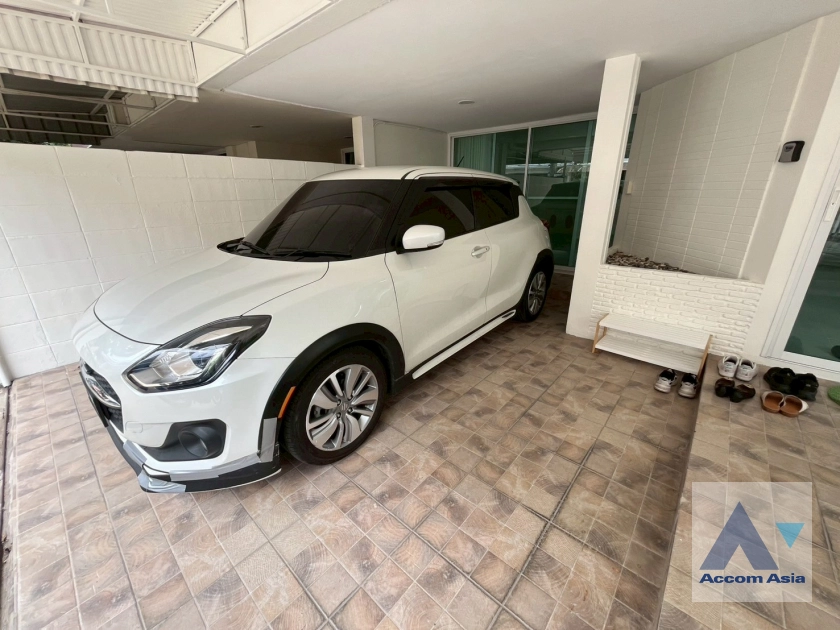 24  3 br House For Rent in Sukhumvit ,Bangkok BTS Ekkamai 1717086