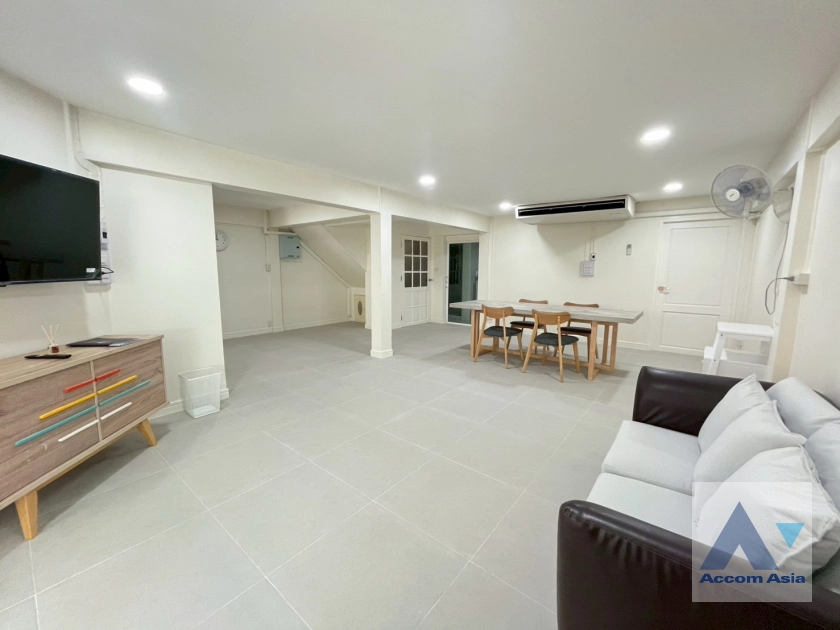  2  3 br House For Rent in Sukhumvit ,Bangkok BTS Ekkamai 1717086