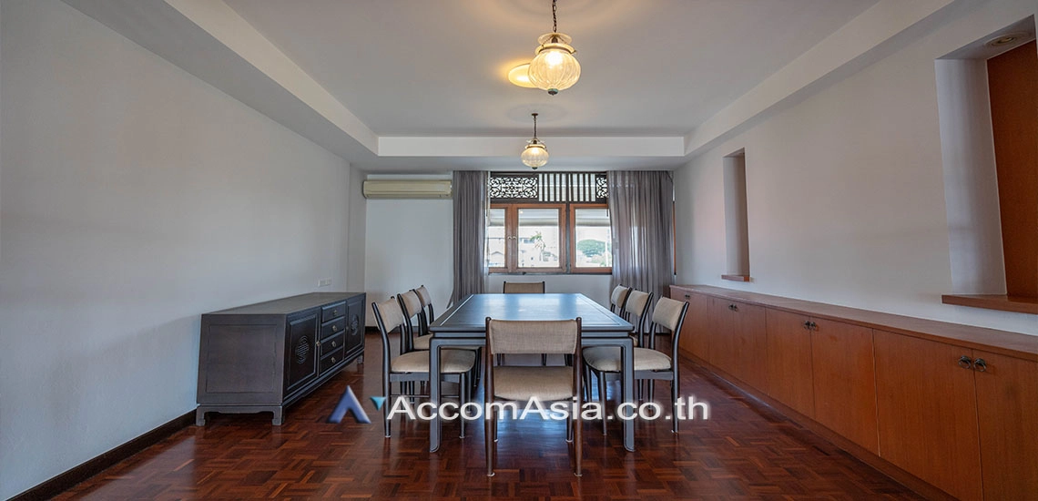 unitPet friendly |  Classic apartment with wood-paneled rooms and vintage charm (1417124)