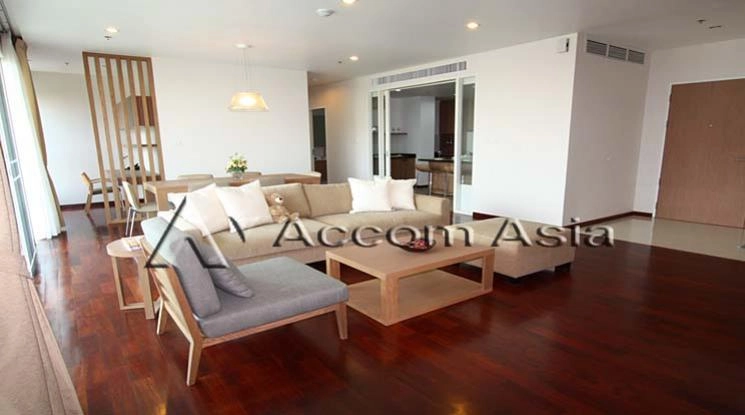 unit 3 Bedrooms  Apartment For Rent in Sukhumvit, Bangkok  near BTS Phrom Phong (1417166)