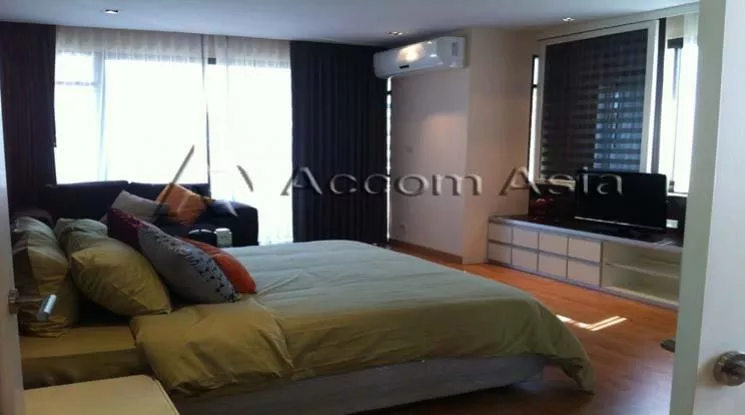  1 Bedroom  Apartment For Rent in Sukhumvit, Bangkok  near BTS Nana (1417180)