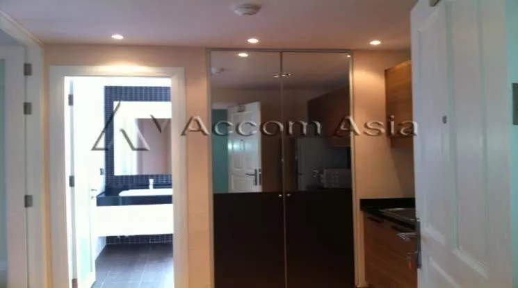 unit 1 Bedroom  Apartment For Rent in Sukhumvit, Bangkok  near BTS Nana (1417180)