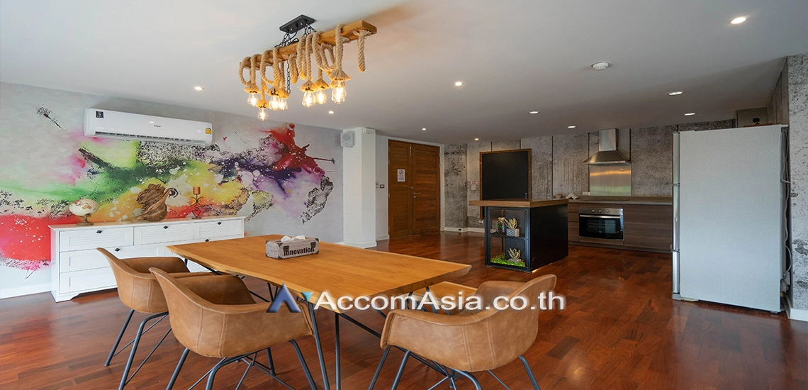 4  3 br Apartment For Rent in Ploenchit ,Bangkok BTS Chitlom - MRT Lumphini at Low-Rise Cozy Apartment, 5 mins walk to Lumpini park 1417185