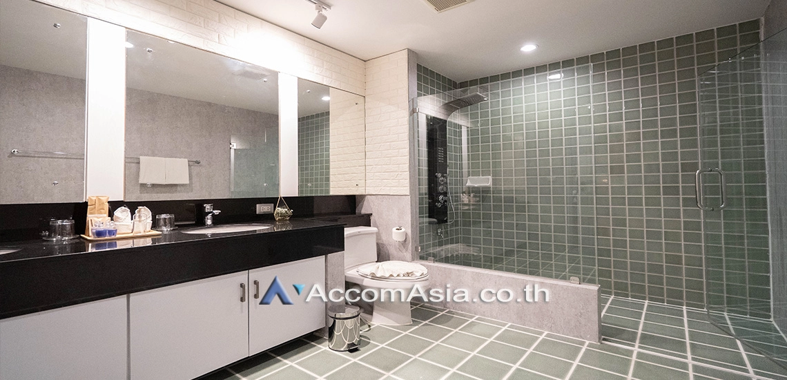 9  3 br Apartment For Rent in Ploenchit ,Bangkok BTS Chitlom - MRT Lumphini at Low-Rise Cozy Apartment, 5 mins walk to Lumpini park 1417185