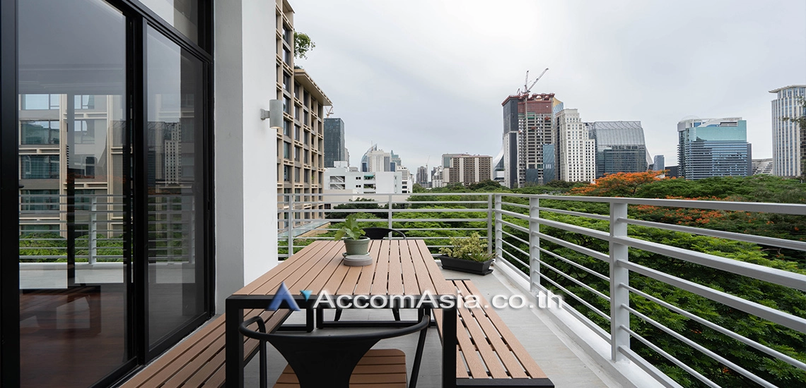 Duplex Condo |  3 Bedrooms  Apartment For Rent in Ploenchit, Bangkok  near BTS Chitlom - MRT Lumphini (1417185)
