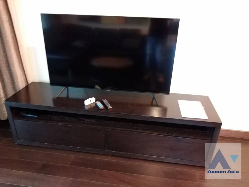 unit 2 Bedrooms  Condominium For Rent & Sale in Sathorn, Bangkok  near BTS Sala Daeng - MRT Lumphini (1517186)