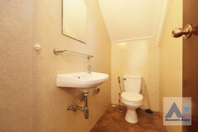 24  4 br House For Rent in Sukhumvit ,Bangkok BTS Ekkamai 2317188