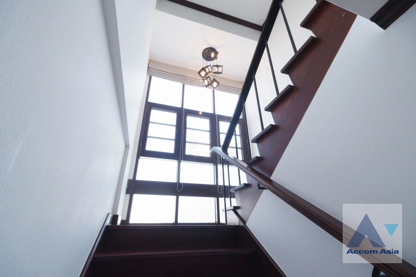 8  4 br House For Rent in Sukhumvit ,Bangkok BTS Ekkamai 2317188