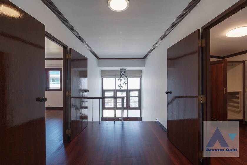 9  4 br House For Rent in Sukhumvit ,Bangkok BTS Ekkamai 2317188