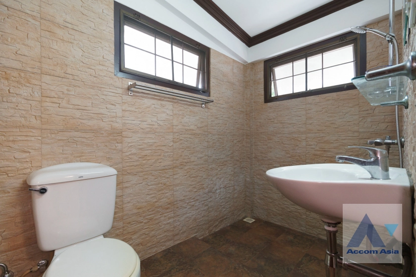 13  4 br House For Rent in Sukhumvit ,Bangkok BTS Ekkamai 2317188