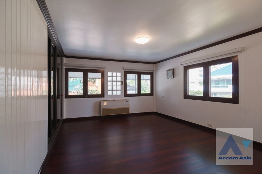 12  4 br House For Rent in Sukhumvit ,Bangkok BTS Ekkamai 2317188