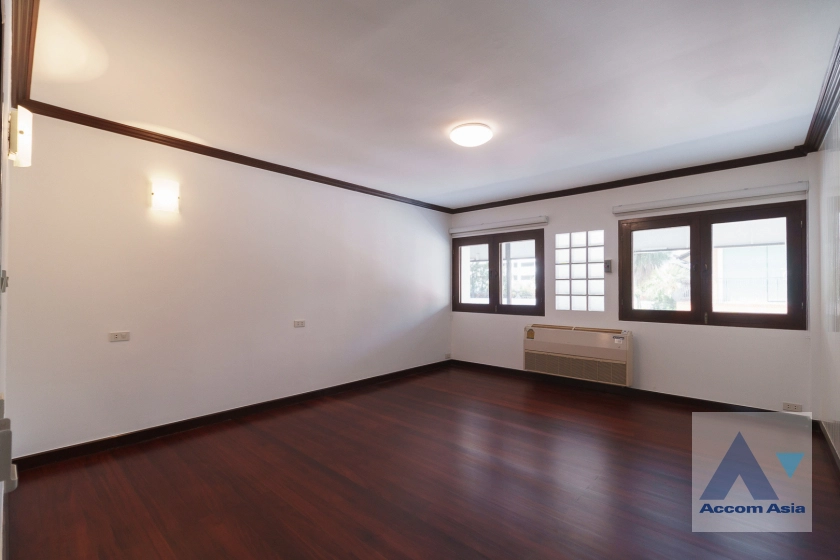 15  4 br House For Rent in Sukhumvit ,Bangkok BTS Ekkamai 2317188