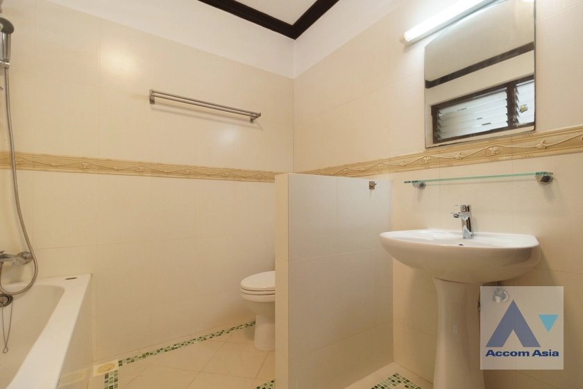 25  4 br House For Rent in Sukhumvit ,Bangkok BTS Ekkamai 2317188