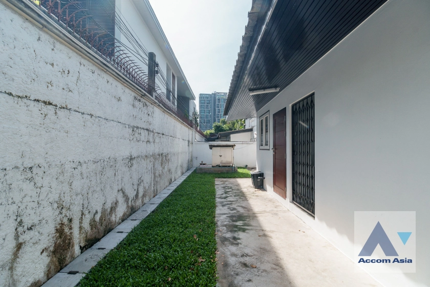 28  4 br House For Rent in Sukhumvit ,Bangkok BTS Ekkamai 2317188