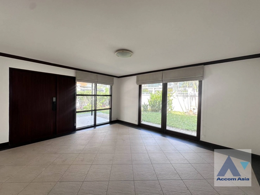  1  4 br House For Rent in Sukhumvit ,Bangkok BTS Ekkamai 2317188