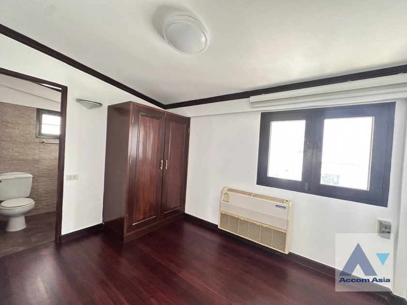20  4 br House For Rent in Sukhumvit ,Bangkok BTS Ekkamai 2317188