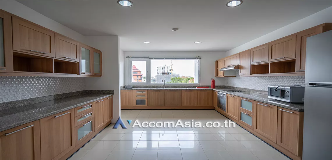  1  3 br Apartment For Rent in Sathorn ,Bangkok BTS Sala Daeng - MRT Lumphini at Secluded Ambiance 1417211