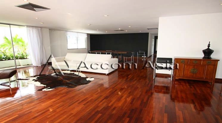 unitPet friendly |  3 Bedrooms  Apartment For Rent in Sathorn, Bangkok  near BTS Surasak (1417212)