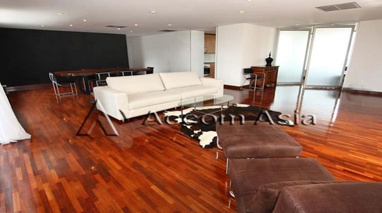 unitPet friendly |  3 Bedrooms  Apartment For Rent in Sathorn, Bangkok  near BTS Surasak (1417212)