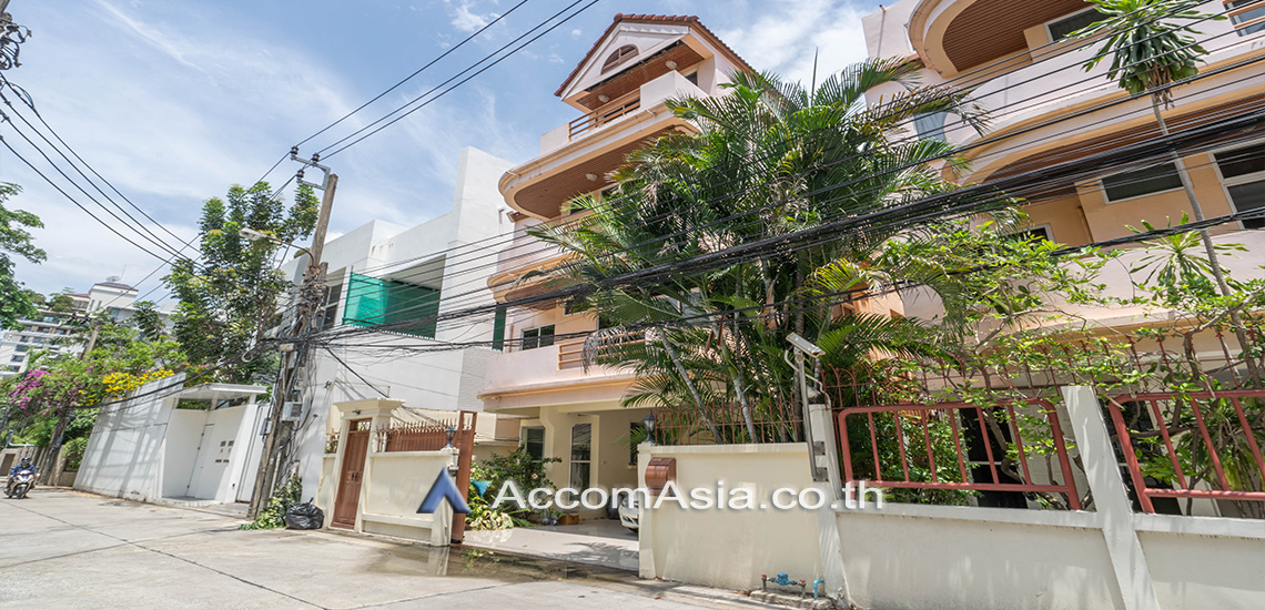 Pet friendly |  4 Bedrooms  House For Rent in Sukhumvit, Bangkok  near BTS Asok - MRT Sukhumvit (2517228)