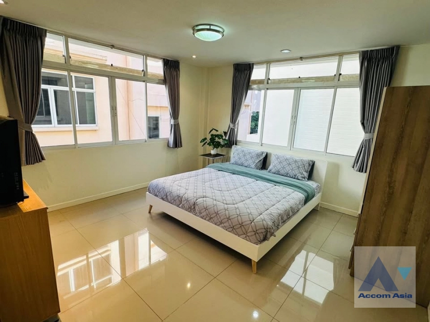 12  5 br House for rent and sale in Sukhumvit ,Bangkok BTS Asok - MRT Sukhumvit 2517228